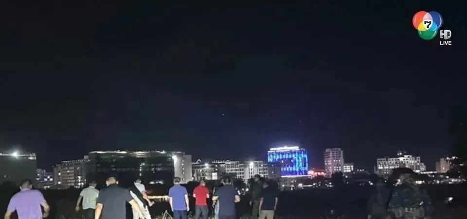 缅甸电诈分子果然有靠山?泰媒:中泰警方联手打击电信诈骗,竟遭他们阻拦! ... 缅甸电诈分子果然有靠山?泰媒:中泰警方联手打击电信诈骗,竟遭他们阻拦! ...